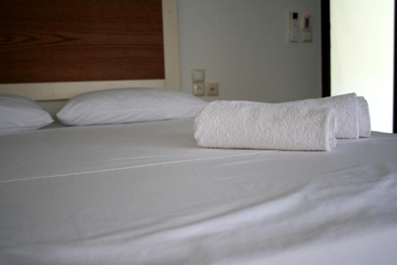 Spyridoula'S Guest House Himare Bagian luar foto