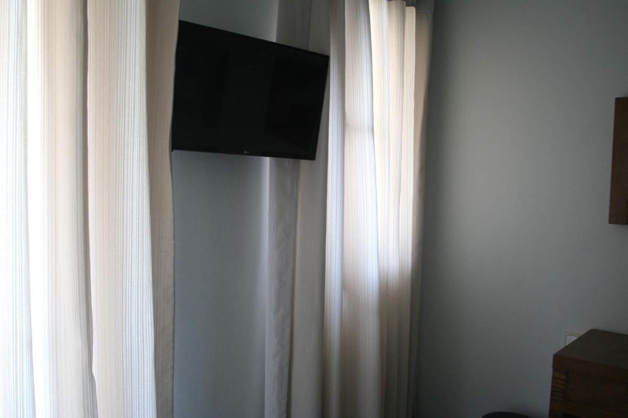 Spyridoula'S Guest House Himare Bagian luar foto