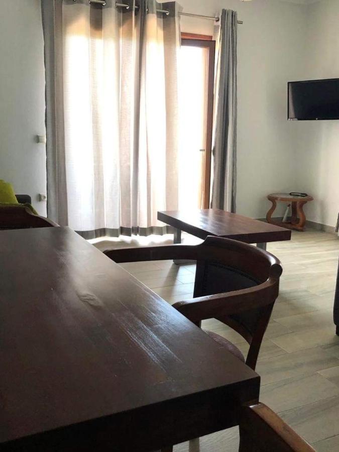 Spyridoula'S Guest House Himare Bagian luar foto