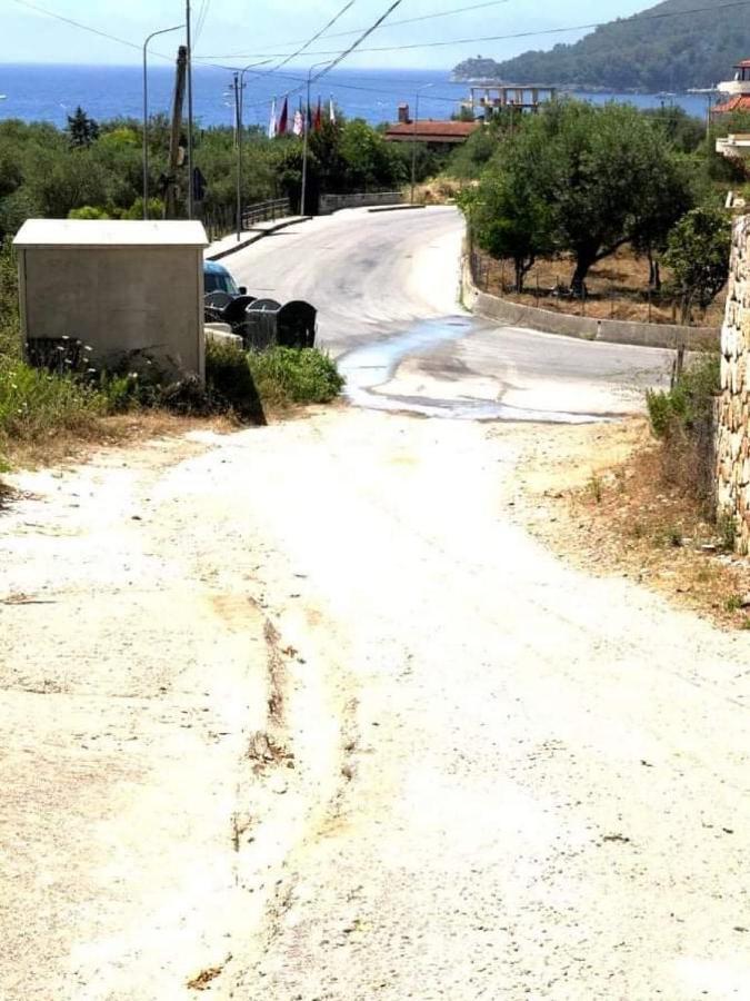 Spyridoula'S Guest House Himare Bagian luar foto