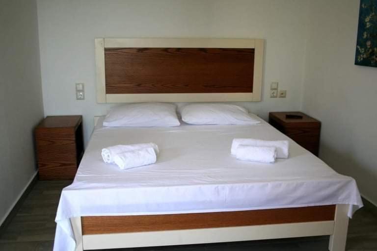 Spyridoula'S Guest House Himare Bagian luar foto
