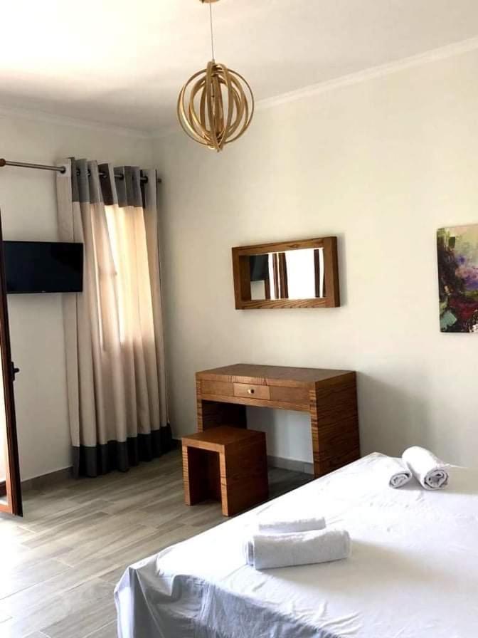 Spyridoula'S Guest House Himare Bagian luar foto