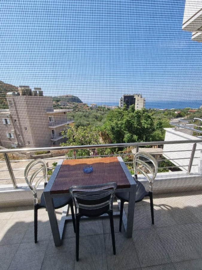Spyridoula'S Guest House Himare Bagian luar foto