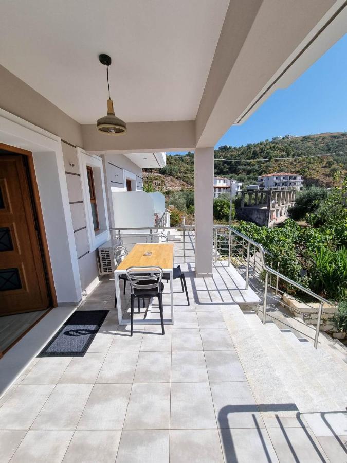 Spyridoula'S Guest House Himare Bagian luar foto