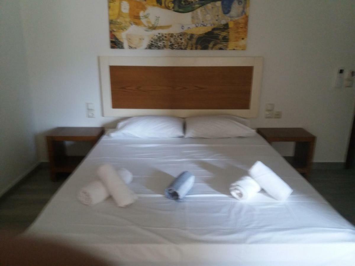 Spyridoula'S Guest House Himare Bagian luar foto