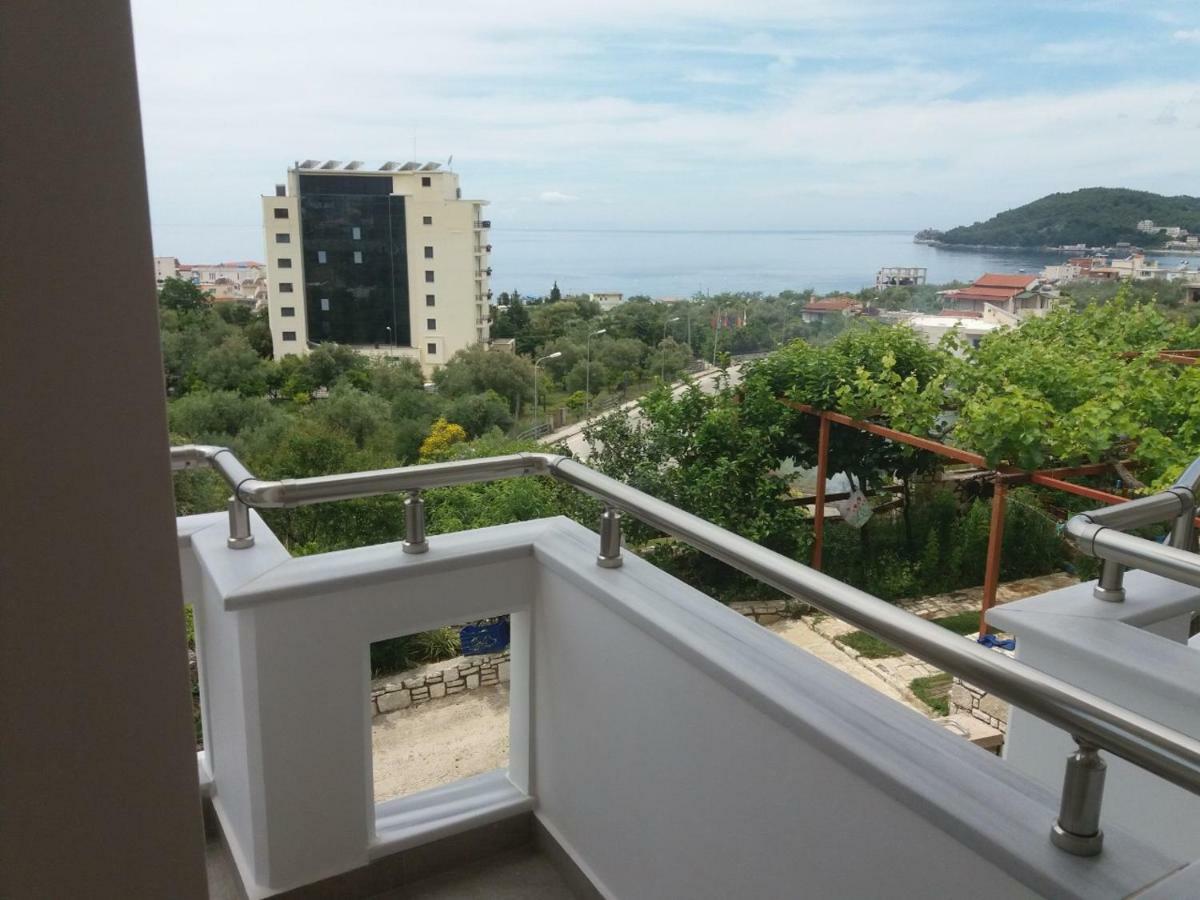Spyridoula'S Guest House Himare Bagian luar foto